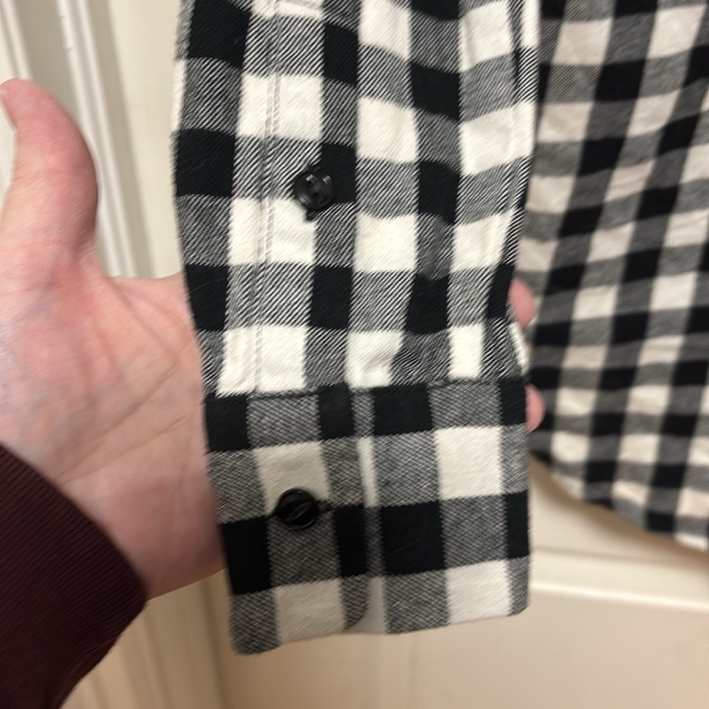 Madewell women’s button down shirt, size xs - Picture 7 of 8